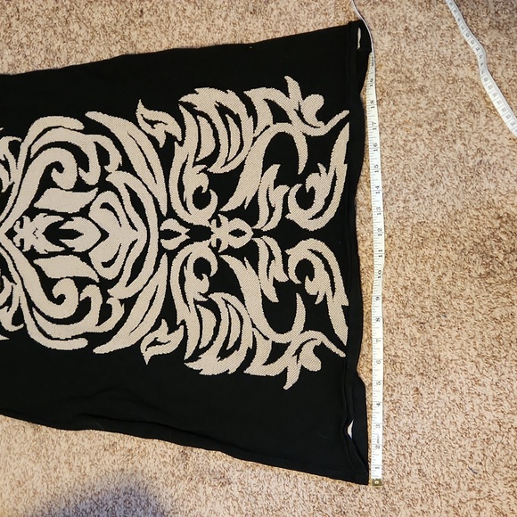 Sweater dress in black and tan. Size xl - Picture 7 of 7